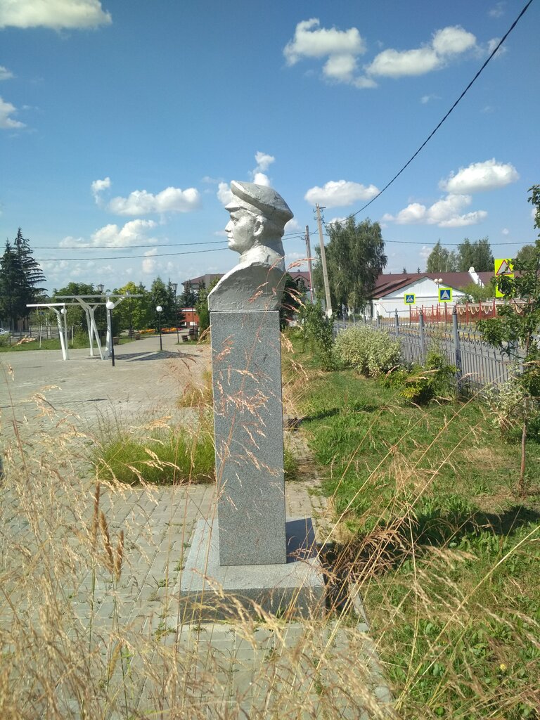 Monument, memorial Бюст полного кавалера ордена Славы Григория Трофимовича Семенова, Republic of Tatarstan, photo