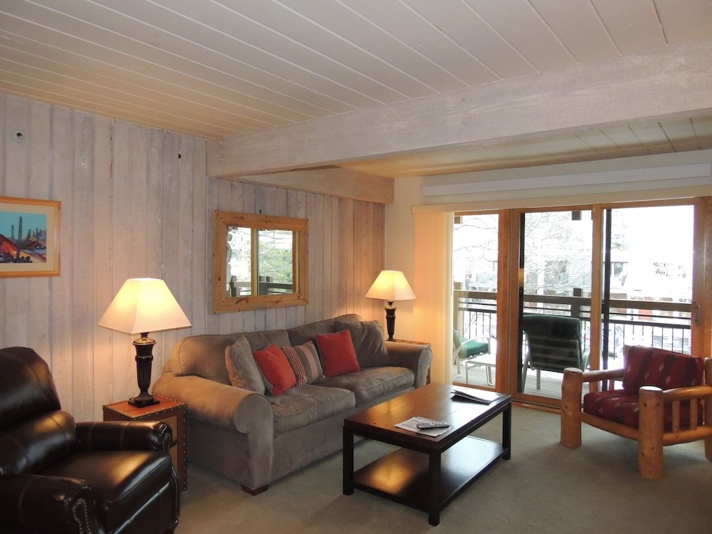 Фото Lift One Condominiums