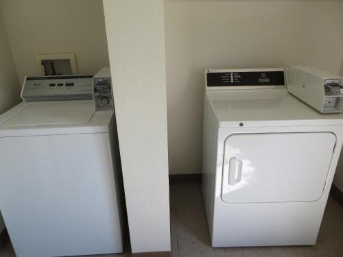 Фото AmericInn by Wyndham Menomonie