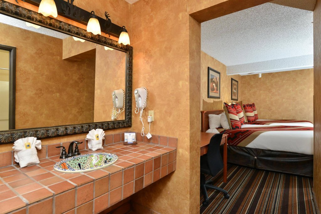 Фото Best Western Plus Inn of Santa Fe
