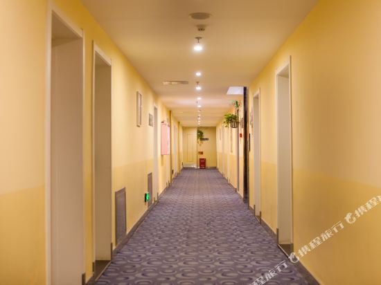 Фото 7 Days Inn Dalian Xian Road Business Center Xinggong Street Subway Station Branch