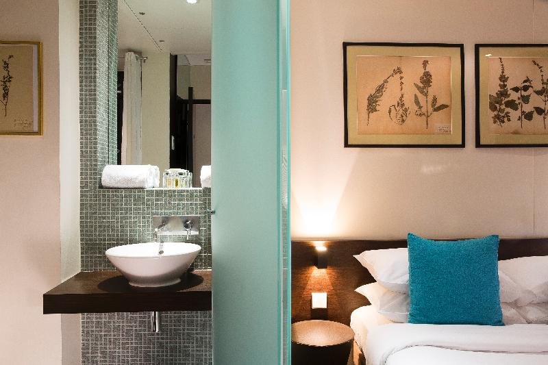 Фото Maxim Quartier Latin