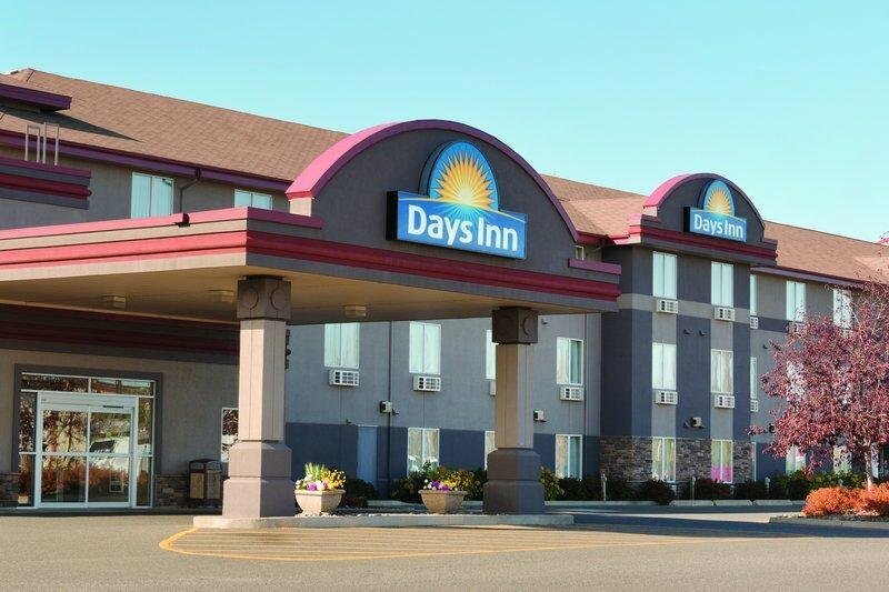 Гостиница Days Inn & Suites by Wyndham Thunder Bay в Тандер-Бей