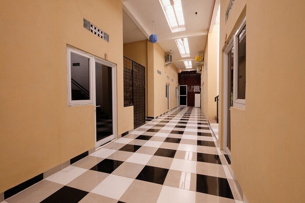 Фото RedDoorz Syariah @ Selomangleng Kediri