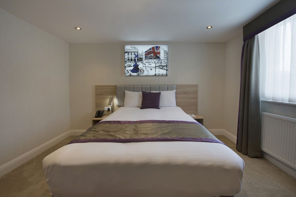 Фото Oyo Townhouse 30 Sussex Hotel