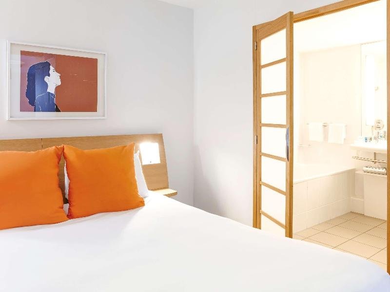 Фото Novotel Edinburgh Park