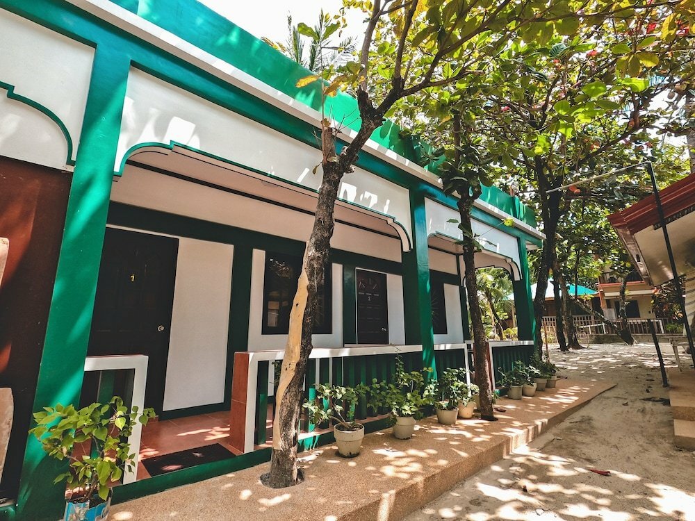 Hotel Rold and Roub Home Suites by Cocotel, Province of Oriental Mindoro, photo