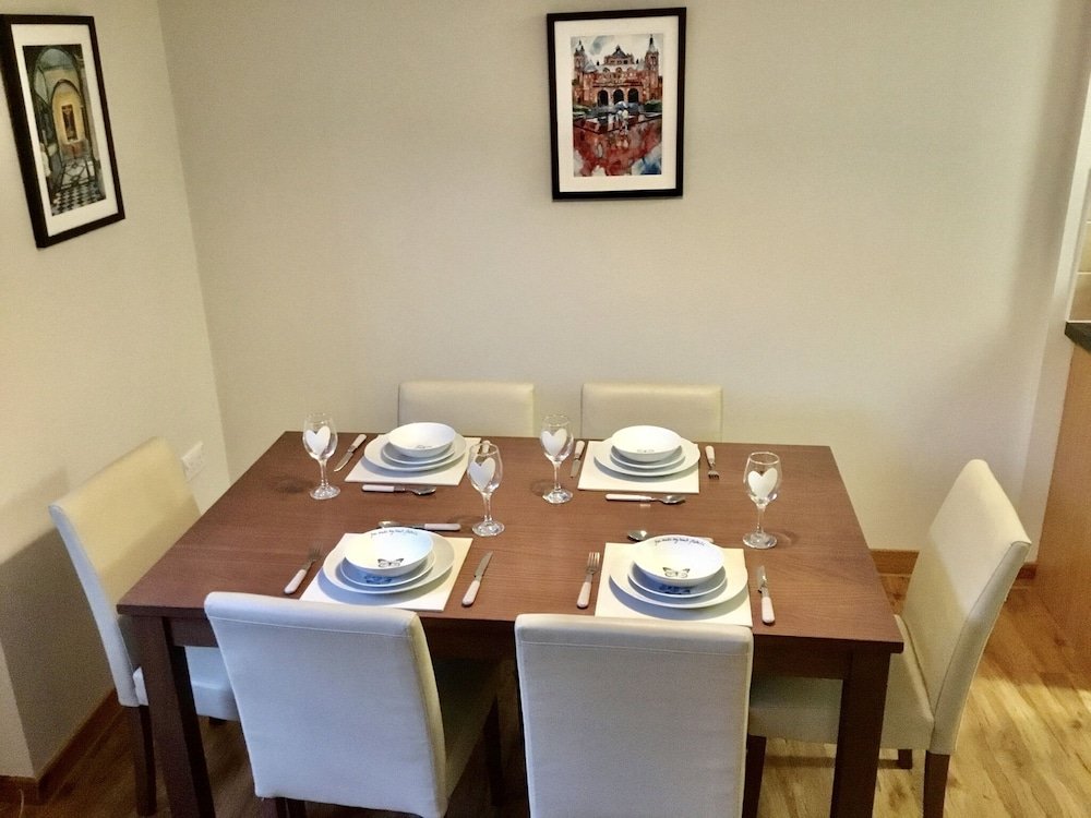 Фото La Scala Inverness City Apartment