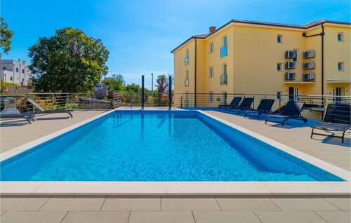 Жильё посуточно Stunning Apartment in Kostrena Sveta Lucij with Outdoor Swimming Pool, Hot Tub & 3 Bedrooms