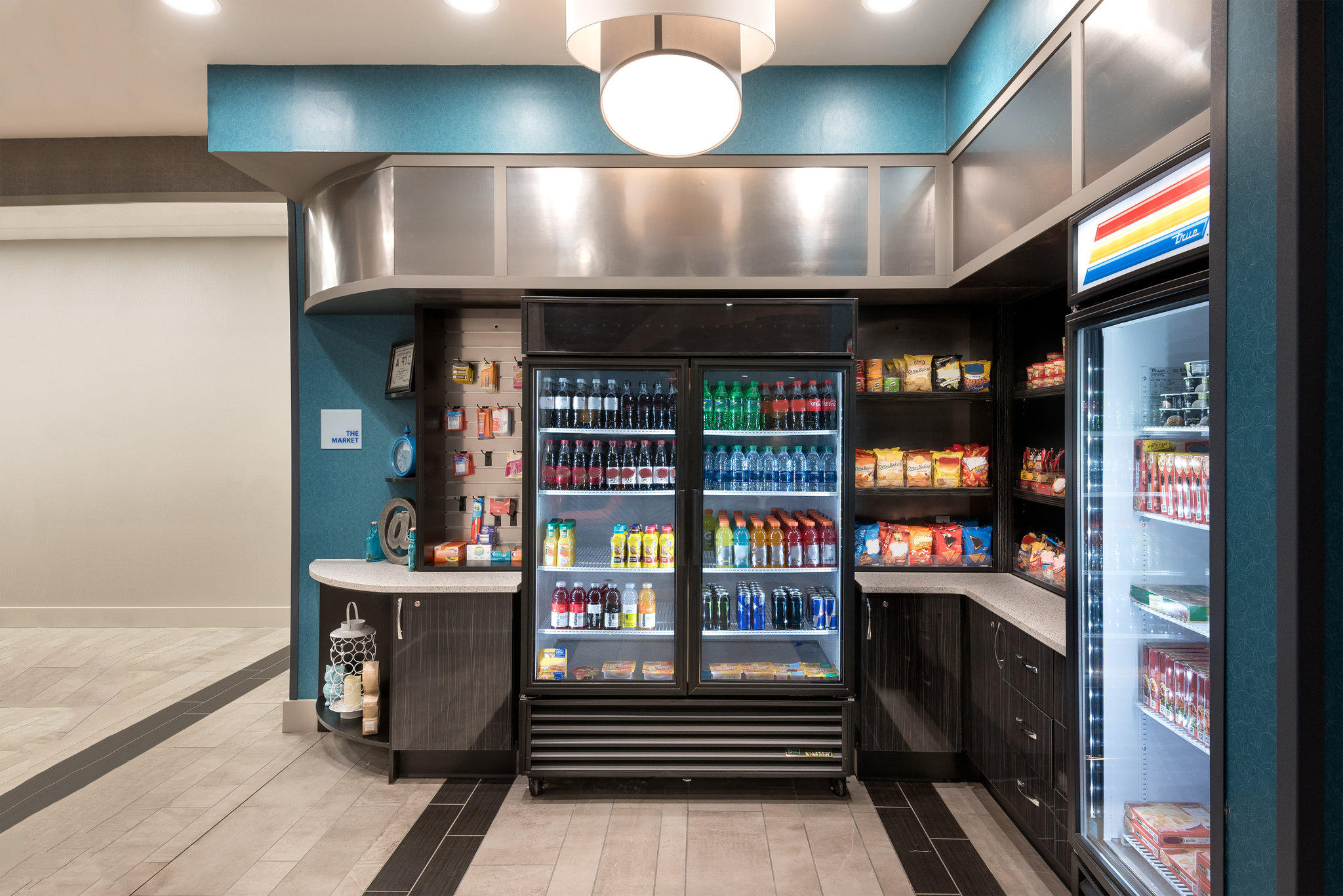 Фото Holiday Inn Express & Suites Charlotte Airport, an Ihg Hotel