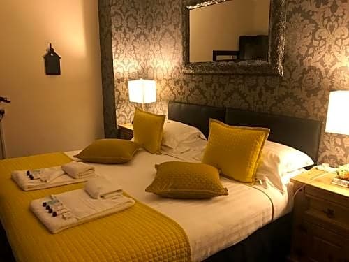 Фото Chester Court Hotel