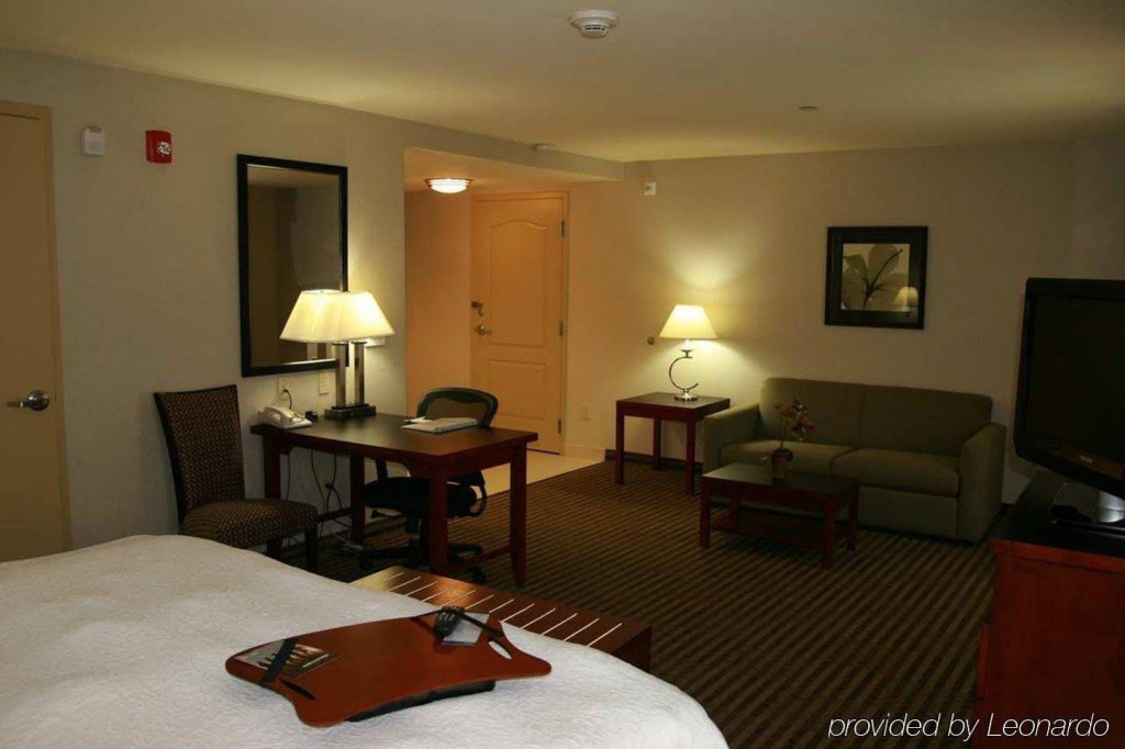 Фото Hampton Inn Visalia