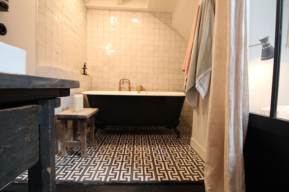 Фото Lescapade Bordelaise - Côté Hôtel de Ville