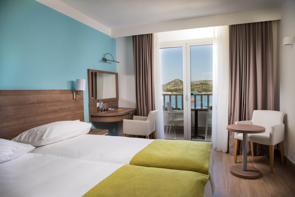 Фото отеля 2