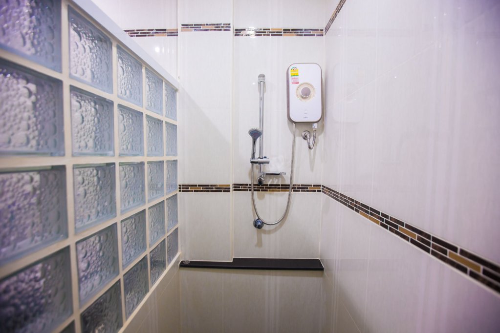 Фото The S. G Hotel