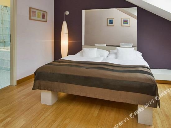 Фото Mamaison Residence Belgicka