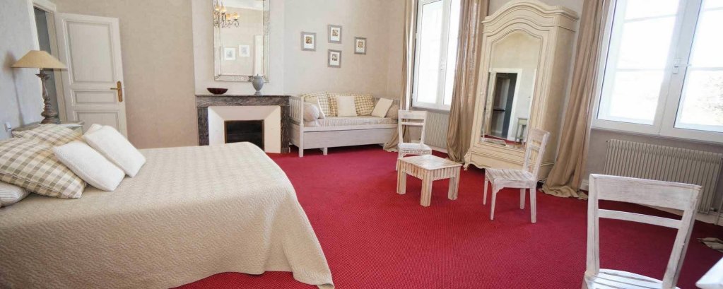 Фото Les Trois Lys