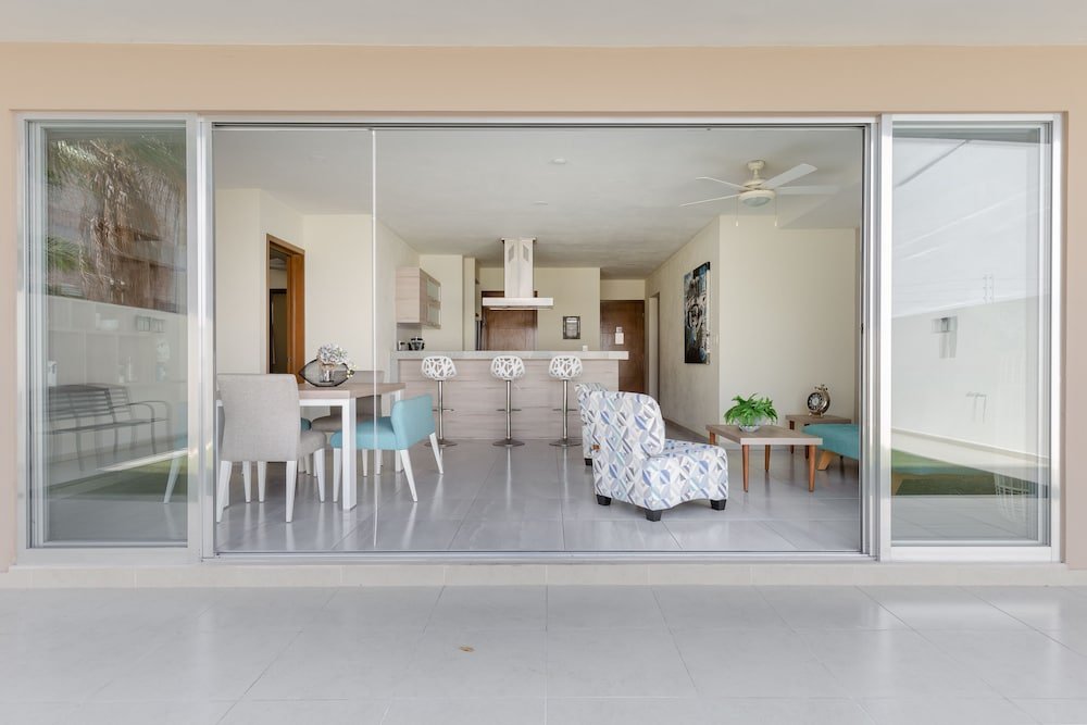 Фото Luxury 2 Bedroom Apartments