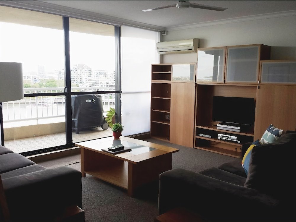 Фото Kirribilli Riverfront Apartments