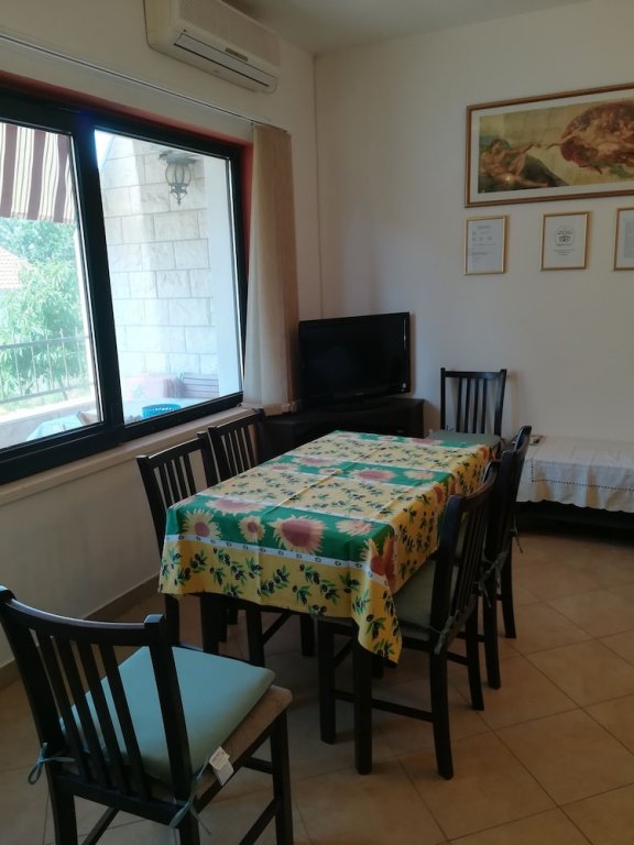 Фото S And L Apartments