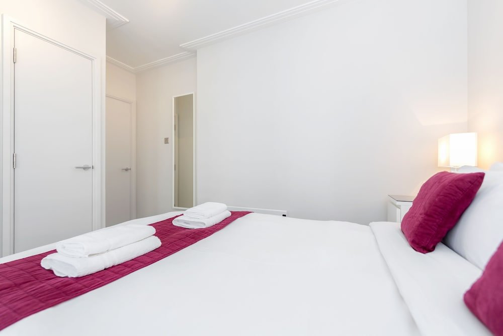 Фото Roomspace Apartments -River House