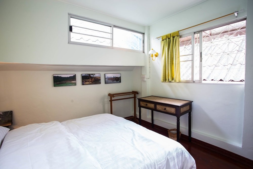 Фото Baan Gaysorn Hostel