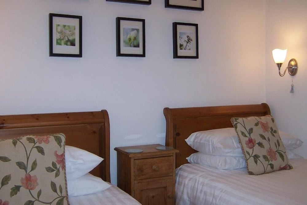 Фото Caddon View Country Guest House