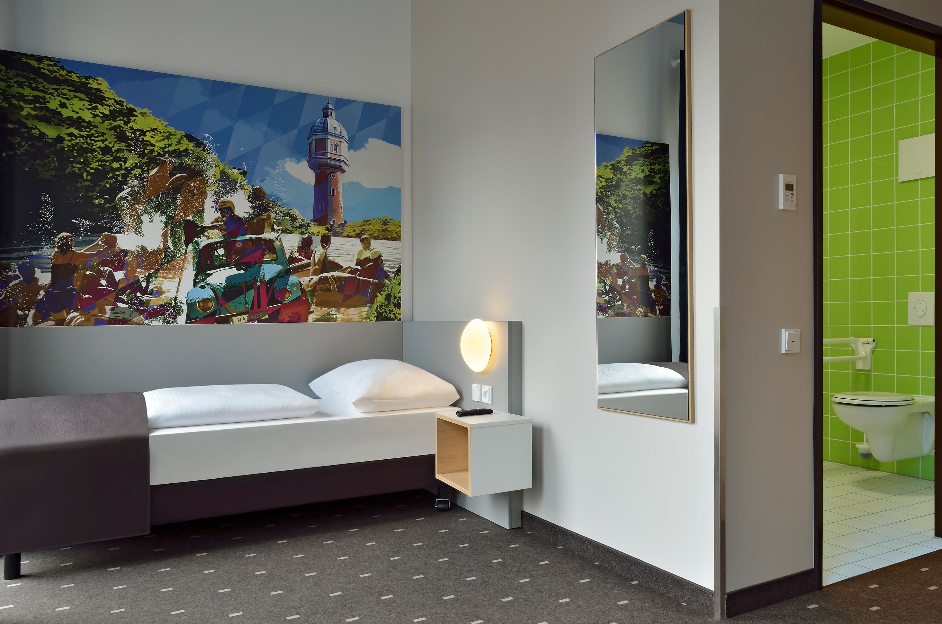 Фото B&b Hotel Neu-Ulm