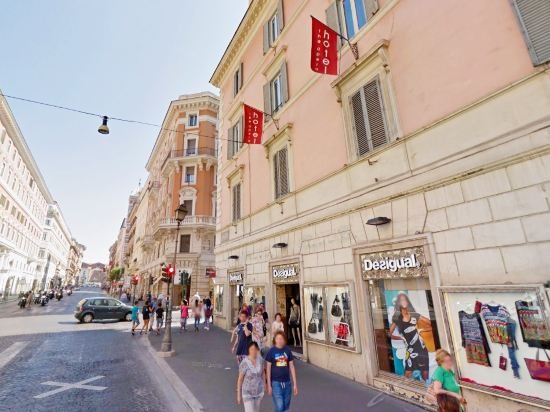 Фото отеля 2