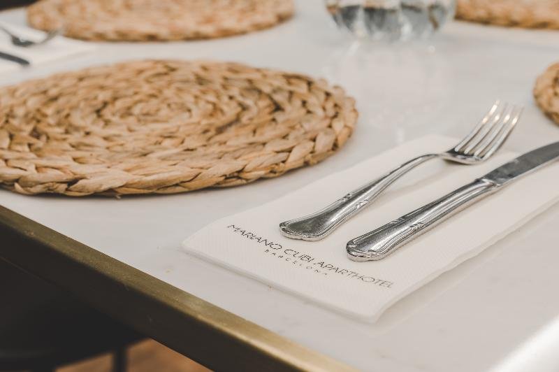 Фото Aparthotel Mariano Cubi Barcelona