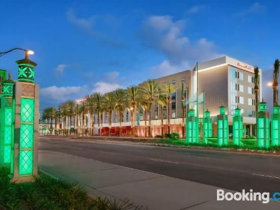 Фото Hampton Inn & Suites Anaheim Resort Convention Center