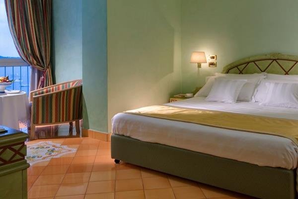 Фото Miramare E Castello Hotel