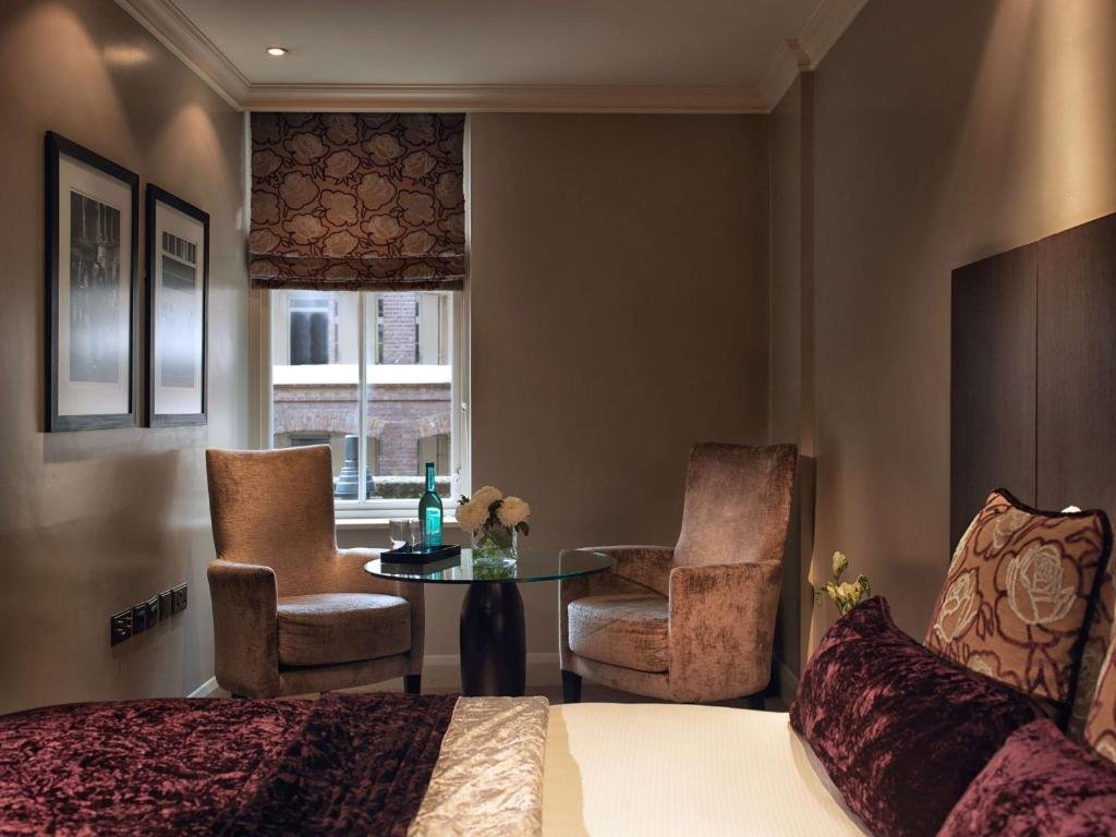 Фото Radisson Blu Edwardian Bloomsbury Street Hotel, London