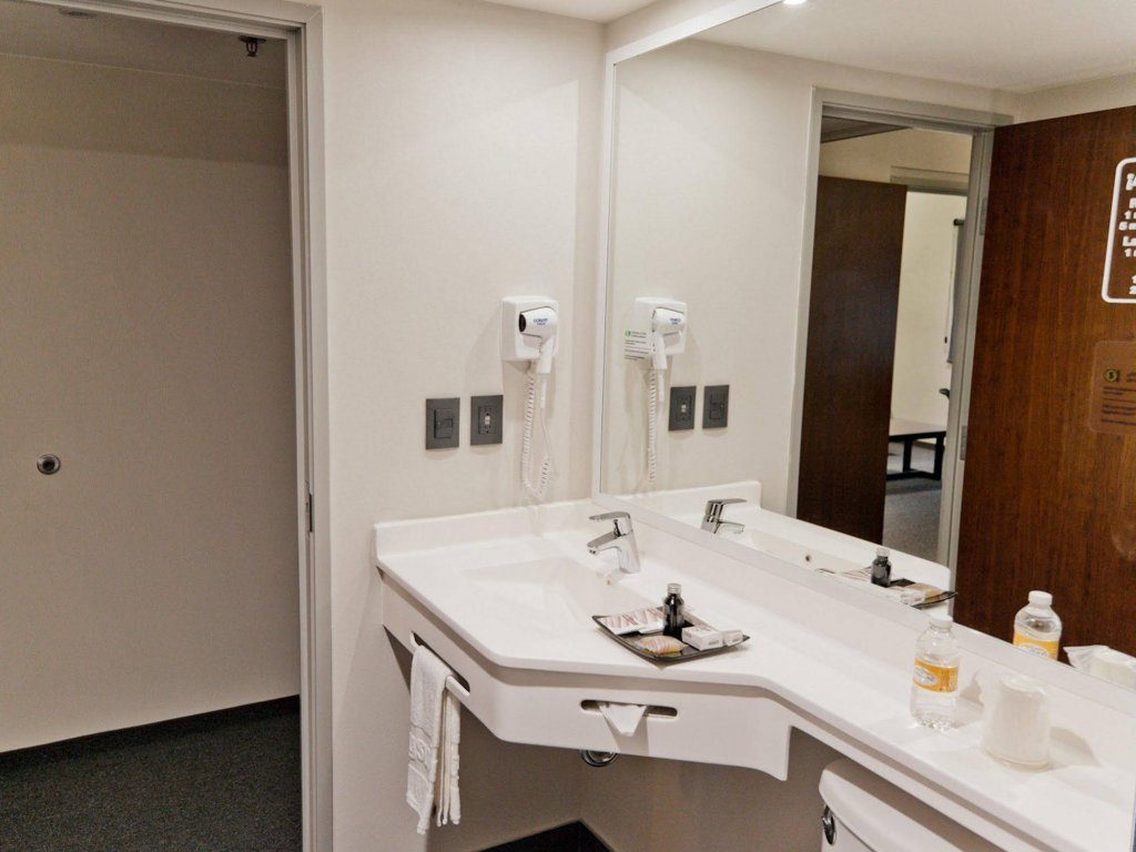 Фото City Express Suites by Marriott Cabo San Lucas