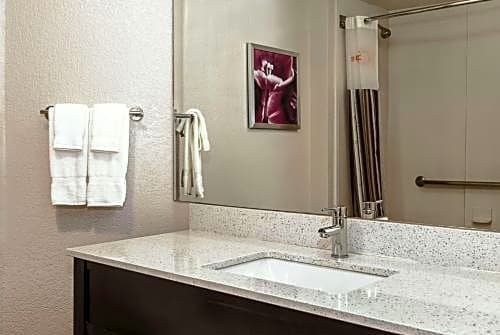 Фото La Quinta Inn & Suites by Wyndham Ontario Airport