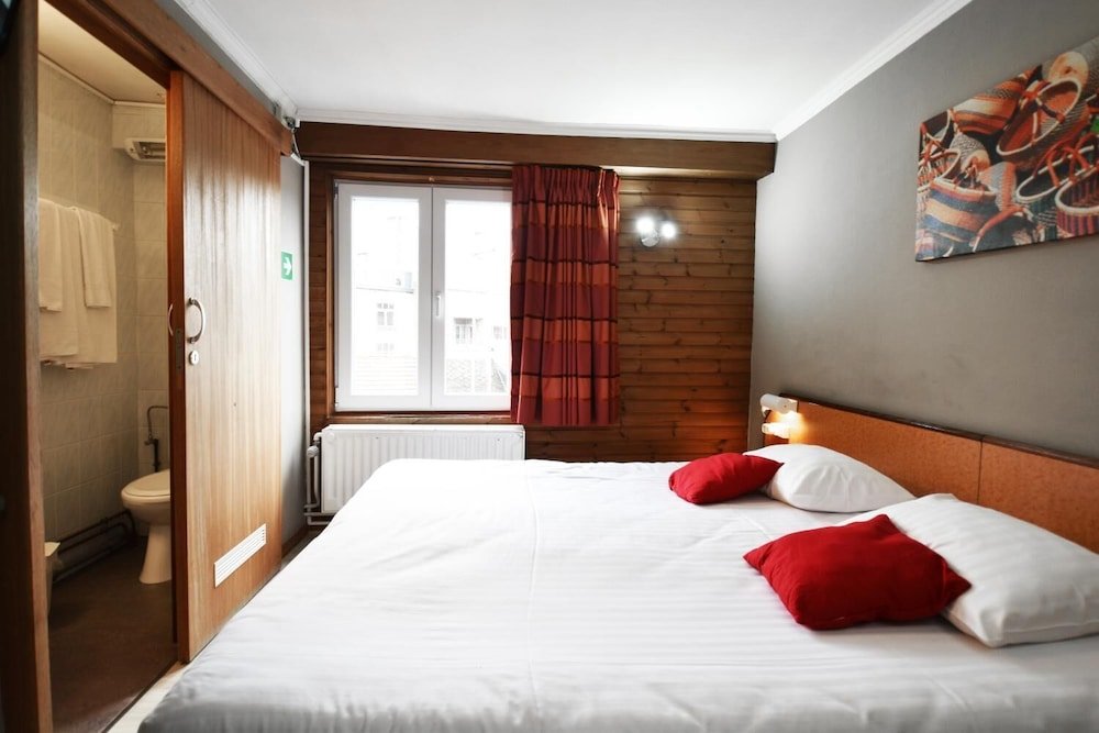 Фото Hôtel Le Relais