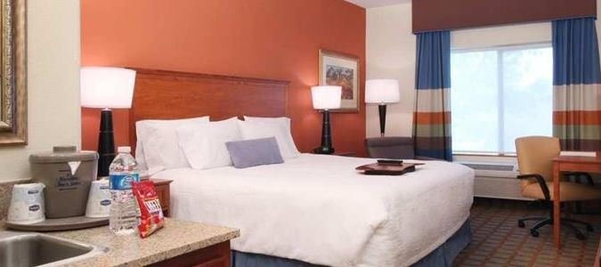 Фото Hampton Inn & Suites Ontario