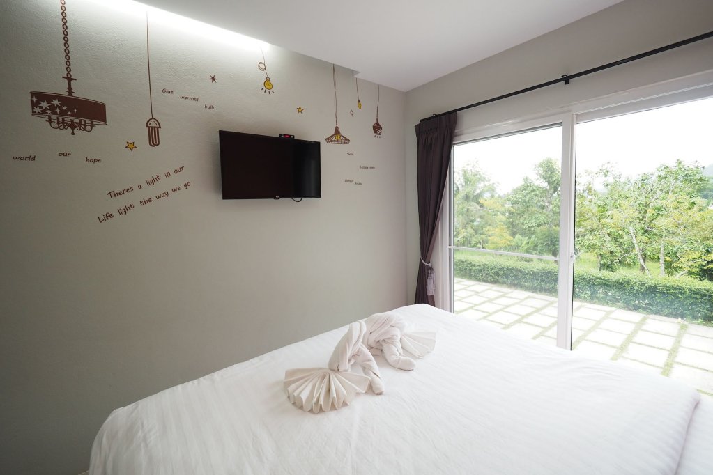 Фото The Box House