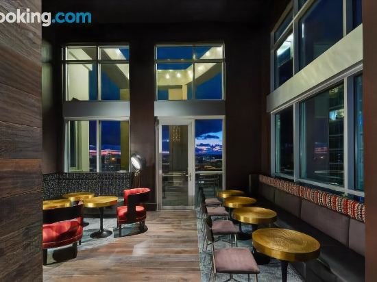 Фото Hampton Inn & Suites Atlanta-Midtown, Ga