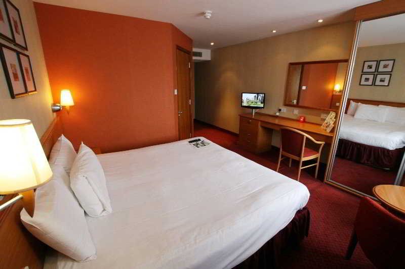 Фото Days Inn by Wyndham Peterborough