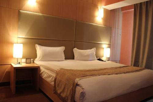 Фото The Corporate Hotel Central