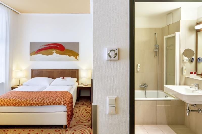 Фото Hotel Rathauspark Wien