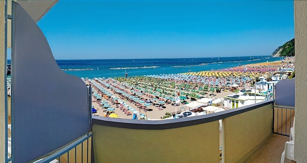 Фото Hotel Cavalluccio Marino