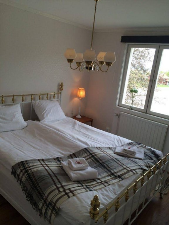 Фото Lustigsgården Bed & Breakfast