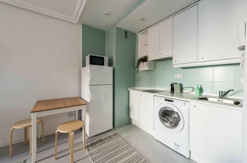 Жильё посуточно Charming and Bright Apartment в Мадриде