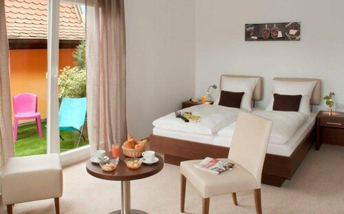 Гостиница Hôtel les Portes de la Vallée в Кольмаре-Рибовилле