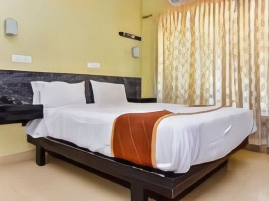 Фото Hotel Rajam