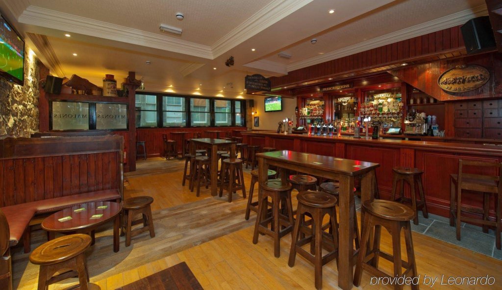 Фото Aberdeen Douglas Hotel