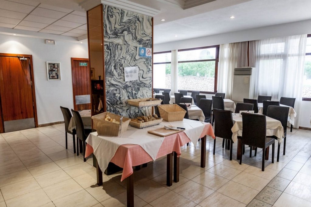 Фото Hotel Cabot Cala Ferrera