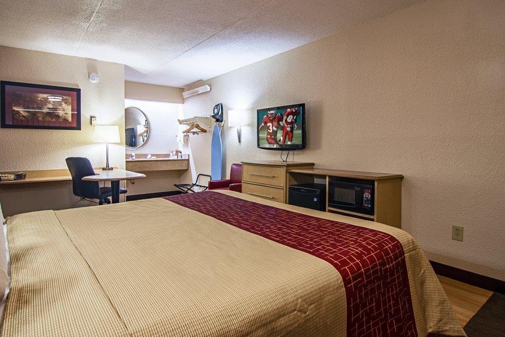 Фото Red Roof Inn Detroit - Southfield